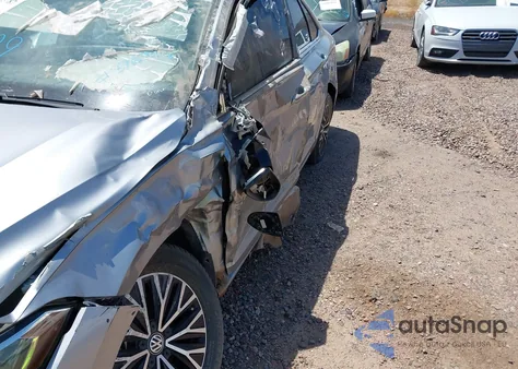 2021 Volkswagen Jetta 1.4T R-Line/1.4T S/1.4T Se z USA, uszkodzony, nr VIN 3VWC57BU5MM055602